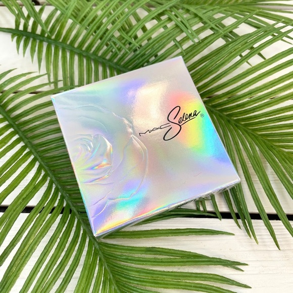 NIB MAC Selena Highligher - Picture 5 of 5